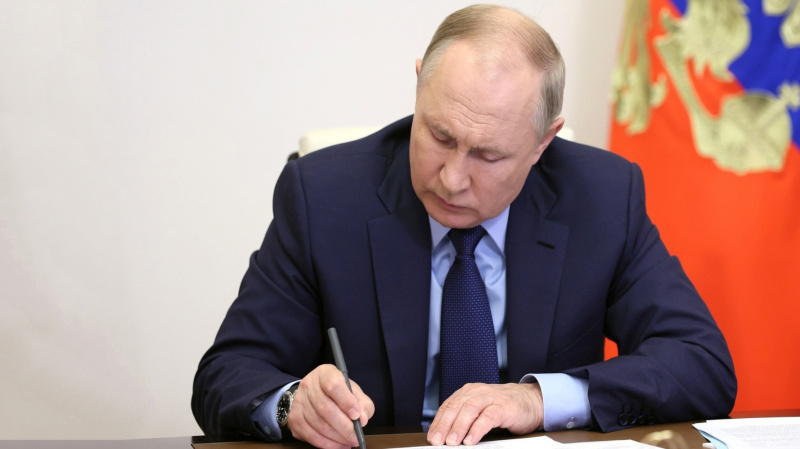 Владимир Путин подписал Указ «О мерах поддержки многодетных семей».